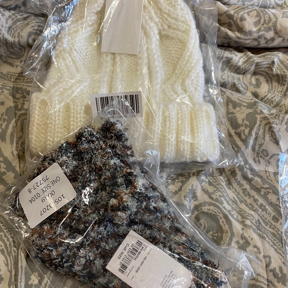 SALE!! Cute hat & gloves set